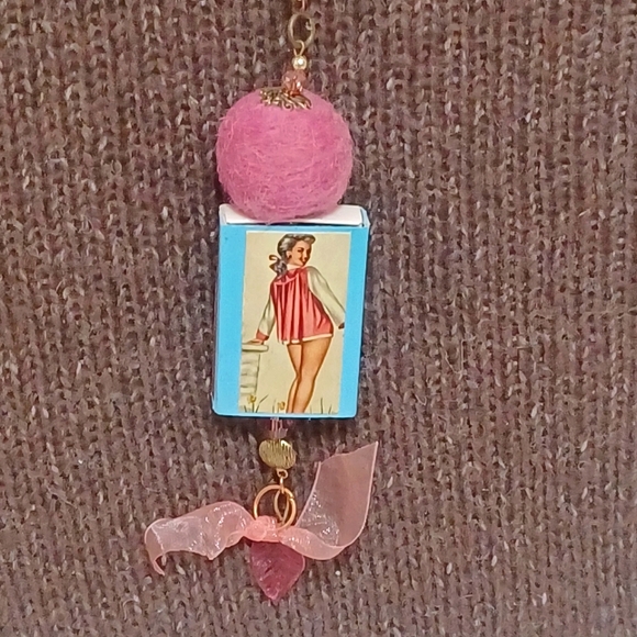 Handmade Necklace: - Picture 5 of 8